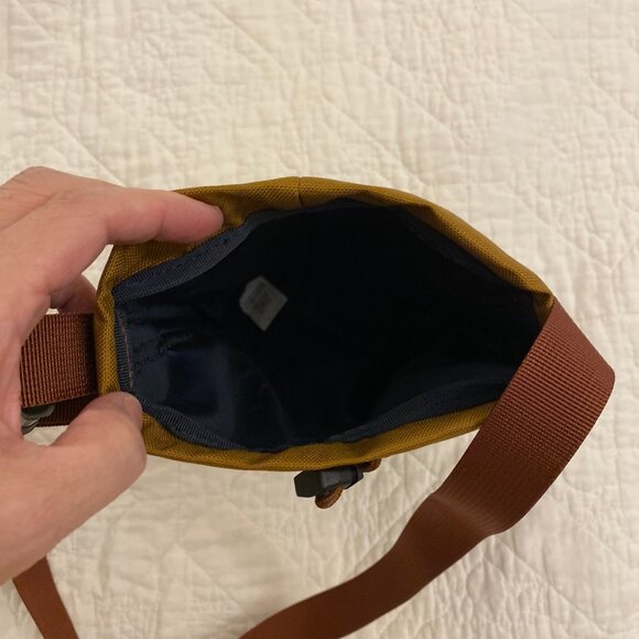 United by Blue 25L Convertible Carryall Fanny Pack Water Bottle Holder Bundle - Picture 13 of 14